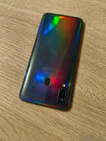 Samsung Galaxy A40 / 4/64GB Super stav - 2