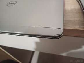 Ultrabook Dell 7240, 8GB ram, SSD disk, prasknutý roh - 2