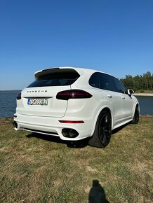 Porsche Cayenne PLATINUM EDITION - 2