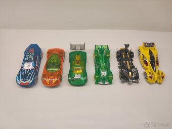 Autíčka Hot Wheels 1:60 - 1:64 - 2