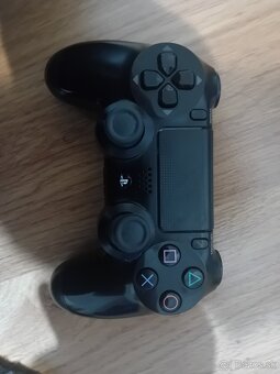 PlayStation 4 + ovládač + nabíjacia stanica - 2