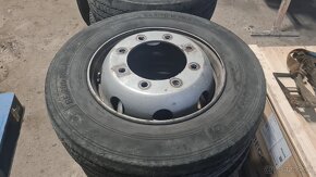 Disky 19,5x6,75 + pneumatiky Barum 245/70 R19,5 - 2