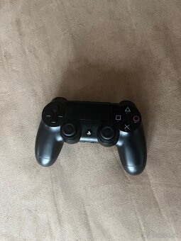 Ovládač na Playstation dualshock V4 - 2