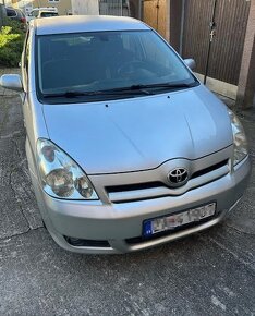 Predam Toyota Corrola Verso 1.8 benzin - 2