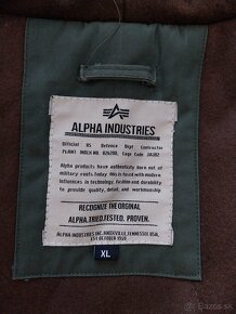 predám zelenú zimnú dlhú bundu Alpha Industries XL - 2