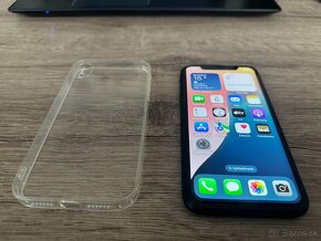 Iphone xr black 64 gb ios 18.1 - 2