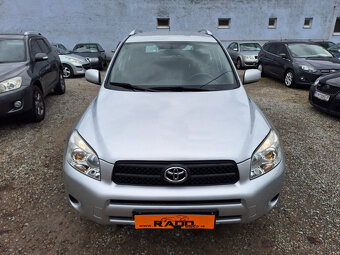 Toyota RAV4 2.2 D-4D 135 Lux - AJ NA SPLÁTKY OD 69,90e  - 2