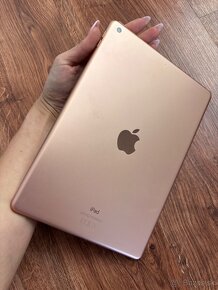 Apple iPad 8 Generation 128GB - 2