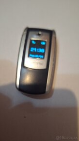 Samsung SGH-E700 - 2