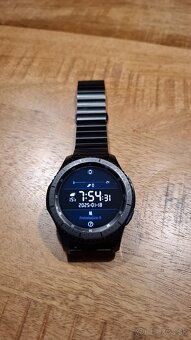 Samsung Gear S3 Frontier s remienkami - 2