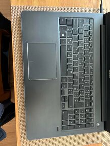 Notebook DELL Vostro 15 5568 - výborný stav - 2