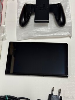 Nintendo switch oled 64gb - zánovný - super stav - 2