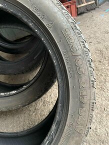 Predám zimné pneumatiky 225/45 R17 94 V - 2