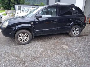 hyundai tucson 2.0 crdi  rok 2007 čierna farba - 2