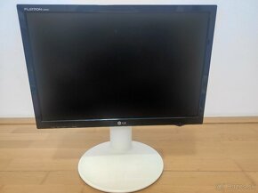 Monitor LG - 2