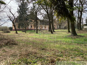 Rekonštruovaný barokový kaštieľ s kaplnkou a rozsiahlym pa - 2