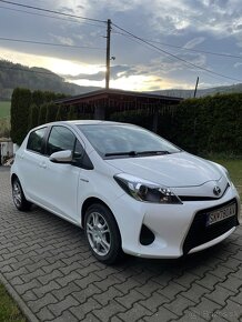 Toyota Yaris Hybrid 1.5 HSD CVT - 2