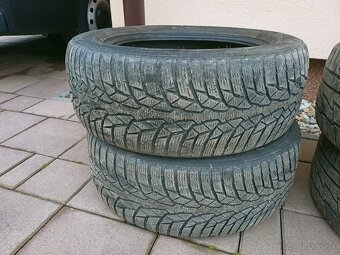 Pneu 225/55 R17 - 2