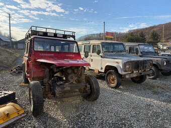 2 x Land Rover Defender 110 - 2