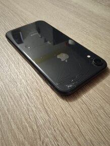 iPhone XR / 128GB čierny spredu aj vzadu praskliny - 2