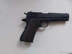 Predám airsoftovú pištoo M1911 A1 Gas blowback - 2