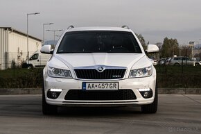 Škoda Octavia Combi 2.0 TDI RS DSG - 2