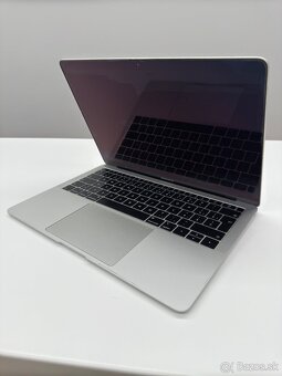 MacBook Air (Retina, 13-palcový, 2019) - 2