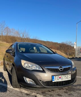 Opel Astra J 1.7 CDTi 92 kW 2011 184 500km - 2