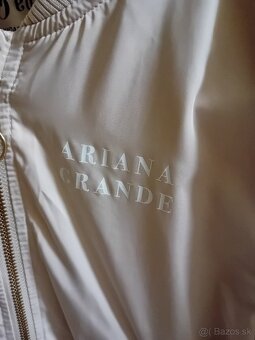 Dievcensks bunda Ariana Grande - 2