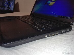 Asus Intel. 15,6". 320 GB . Windows 7. Baterka dobrá. - 2