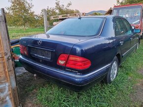 Mercedes benz W210 E220D - 2