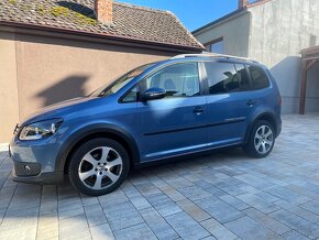 VW Touran Cross - 2