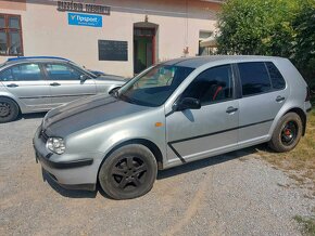 Volkswagen Golf - 2