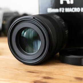 Canon RF 85mm F2 MACRO IS STM - 2