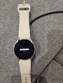 Predám  hodinky Samsung galaxie whatch 6 - 2