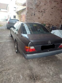 Mercedes Benz w124. 300 CE - 2