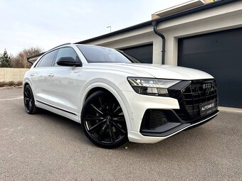 Audi Q8 55 TFSIe QUATTRO / Pano / Head - UP / 23 - 2