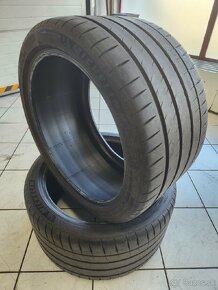 Predám 2ks 305/30 ZR19 MICHELIN - 2