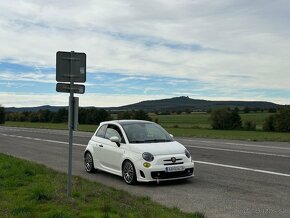 Abarth 500 1,4 TURBO, Xenon, Carplay, PANO, AAC, Perleť - 2