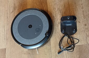 Vysávač iRobot Roomba i3 - 2