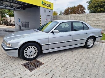 BMW 730i E38 V8 - 2