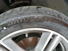 Predám kvalitné 18“ RUNFLAT PNEU BRIDGESTONE 225/50 R18 - 2