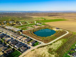 Na predaj rožný pozemok v Hrubej Borši časť  Sever s… - 2