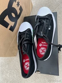 DC SHOES NOVE 42.5/8.5 - 2