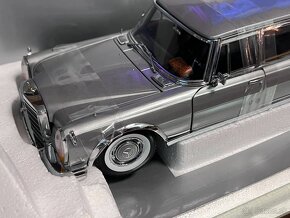 1:18 Mercedes-Benz 600 Pullman - Silver/Black - SunStar - 2