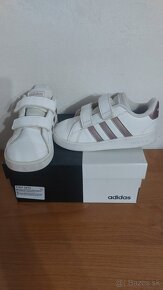 Adidas tenisky č. 25 - 2