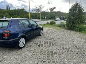 Volkswagen Golf VR6 - 2