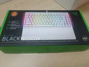 Razer BlackWidow V4 75 % mechanicka herna klavesnica - 2