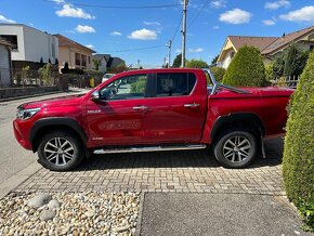 Toyota Hilux DC 2.4 l D-4D INVINCIBLE 4x4 A/T - 2