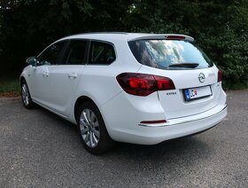 Opel Astra Sport Tourer, model r.v. 2014, biela - TOP PONUKA - 2